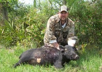 Hog hunting photo gallery from God's Country Outfitters. God’s Country Outfitters (GCO) is owned and operated by good country people that love to hunt Florida hog's just as much as you do.